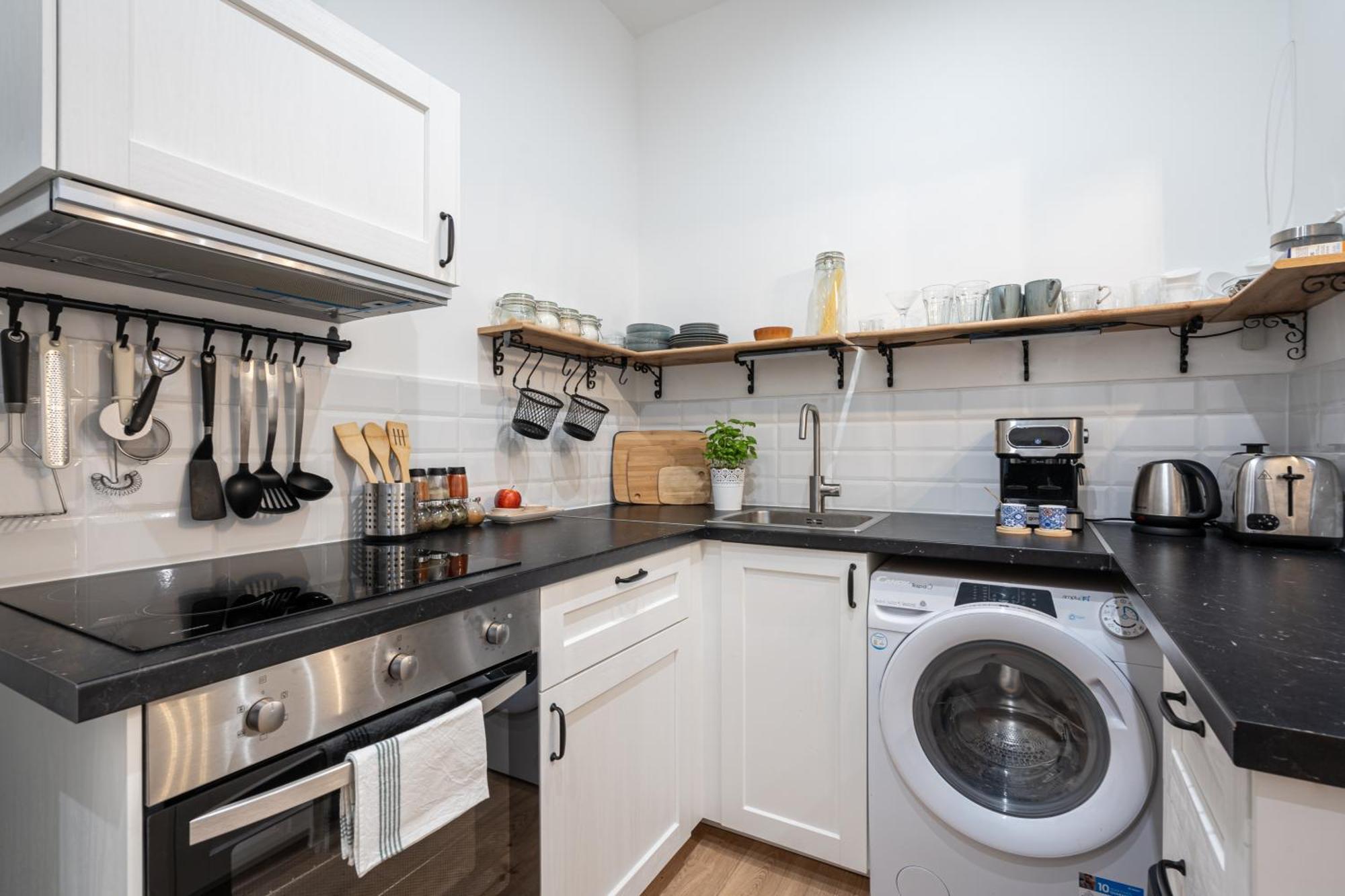 Mira Apartman